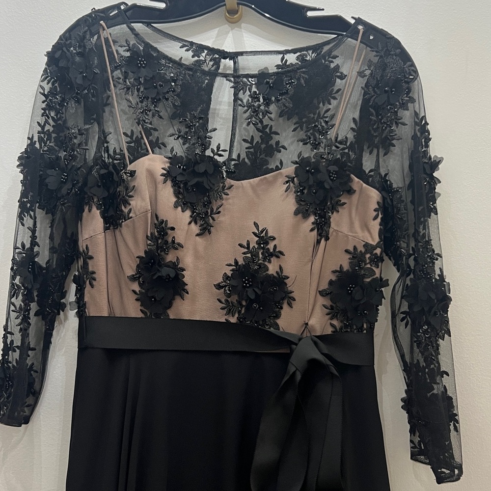 Black High-Low Lace Appliqué long sleeve Evening Dress - Picture 5 of 10